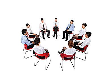 《寂静岭f》的战斗疑似完全舍弃了枪战 强调近战